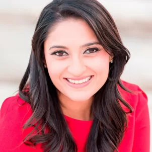 Headshot of Holistic Medical Expert Dr. Shilpi Agarwal