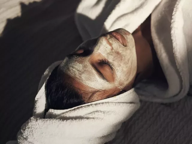 homemade face mask woman at home