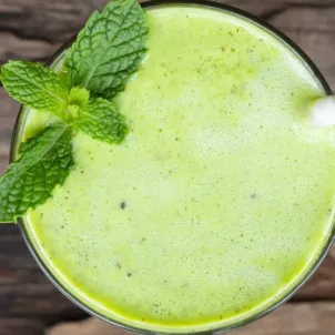 Green smoothie to promote clear skin