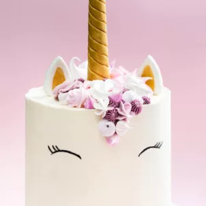 Unicorn cake using natural food coloring