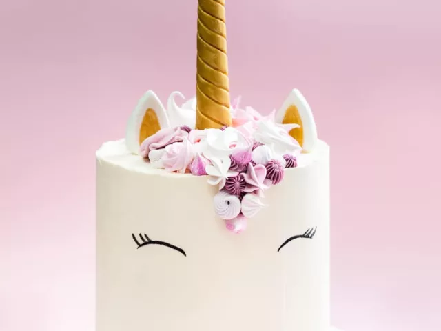 Unicorn cake using natural food coloring