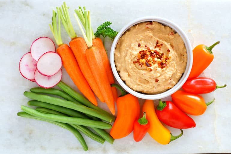 Hummus and Vegetables - Healthy Snacks for Weight Loss - The Wellnest by HUM Nutrition