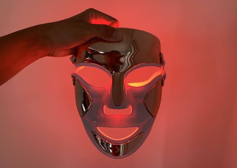 dr dennis gross led mask with red LED light to reduce wrinkles and spots