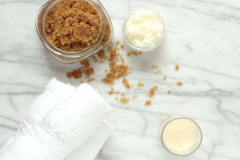 Brown sugar and coconut oil for a DIY lip scrub