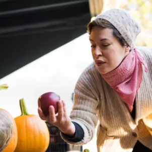 fall farmers market shopping