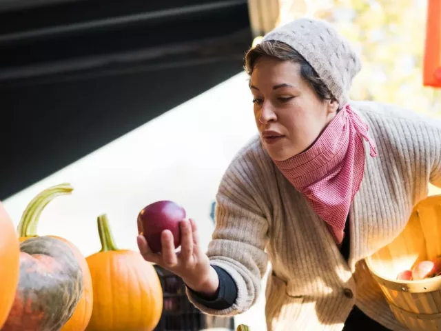 fall farmers market shopping