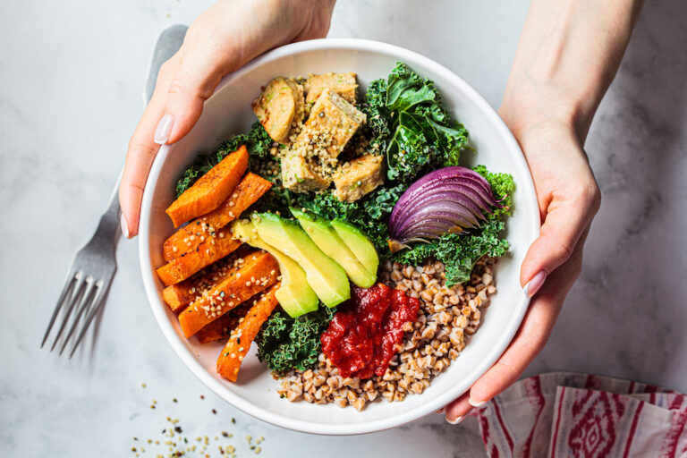 How to Eat Healthy Without Cooking, According to a Dietitian