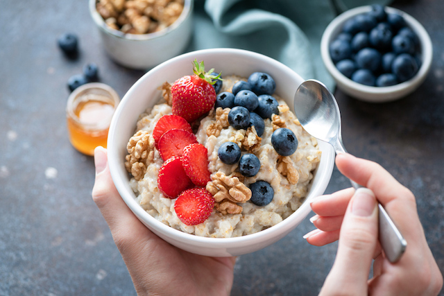 TikTok’s Latest Health Trend: Is oatmeal Bad for you? Let’s Debunk…