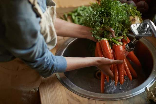 washing produce 